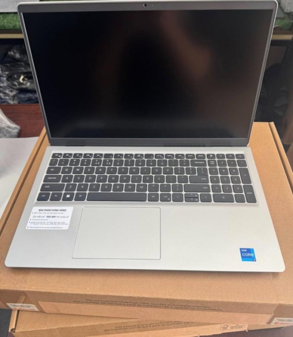 Laptop Dell 15 DC15250 (Intel Core i5-1334U | 16GB | 512GB | Intel Graphics | 15.6 inch FHD | Win 11 | Office | Bạc) NK