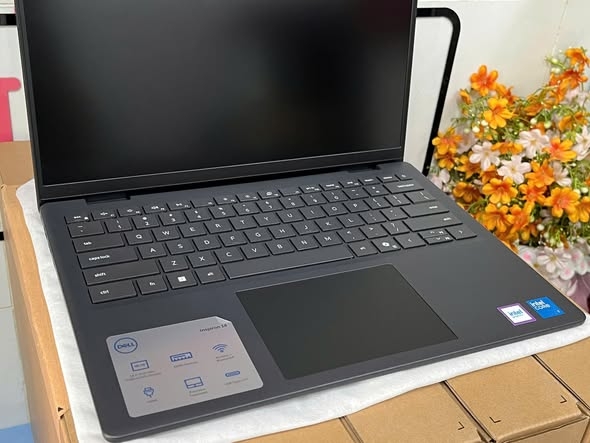 Laptop Dell Inspiron 5440-7783BLK Core™ 7 150U / 16GB DDR5 / 1TB SSD / 14.0