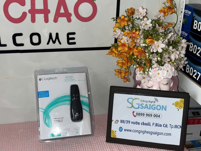 Bút trình chiếu Logitech R400