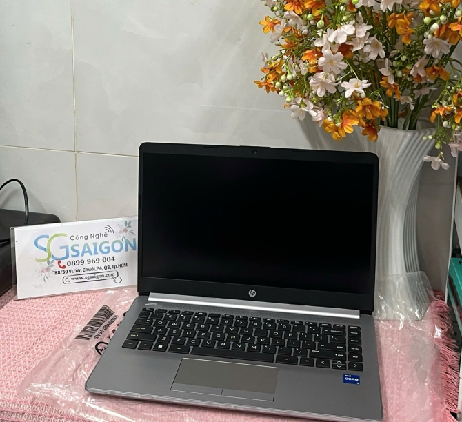 Laptop HP 240 G9 - 9E5W3PT (Intel Core i5-1235U/ SSD 8GB/ RAM 512GB/ Intel Iris Xe Graphics/ 14.0 inch FHD/ Win 11 SL/ Bạc)