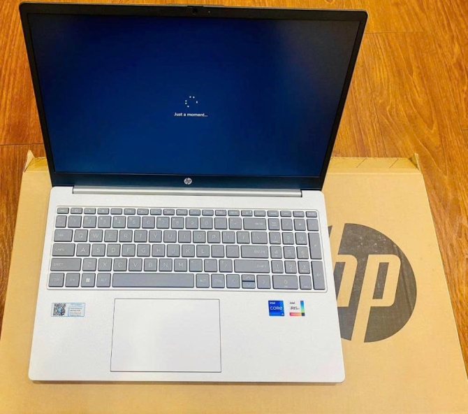 Laptop HP 15-fd0235TU 9Q970PA (Intel Core i5-1334U | 16GB | 512GB | Iris Xe Graphics | 15.6 inch FHD | Windows 11 | Natural silver)