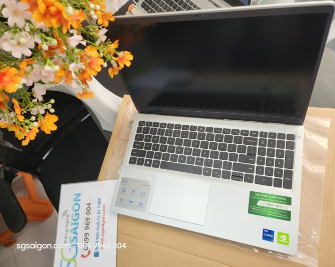 Laptop Dell Inspiron 3530 N3530I716W1 (Intel Core i7-1355U/ 16GB/ 512GB/ MX 550/ 15.6 inch FHD/ Win 11/ Office/ Bạc)
