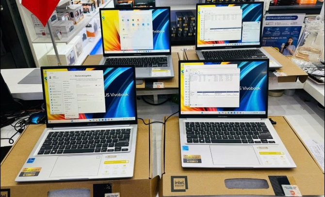 Laptop Asus Vivobook 14 X1405VA-LY623W (Intel Core i5-13420H/ RAM 16GB/ SSD 512GB/ 14 inch WUXGA/ Win 11/ Bạc)