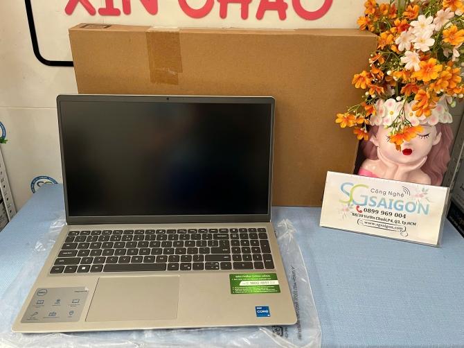 Laptop Dell Inspiron 15 3520 8D10NK (Core I5-1235U | 16GB | 512GB | Intel Iris Xe |15.6 FHD  | Win11 | Office | Bạc)