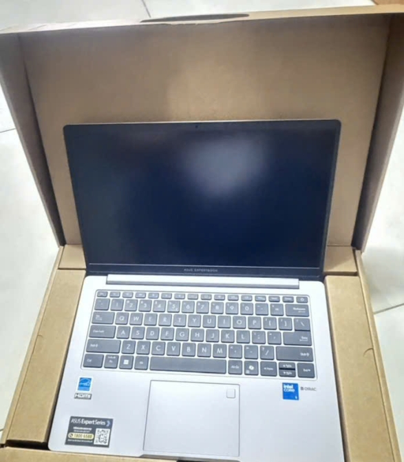 Máy tính xách tay ASUS B1403CVA